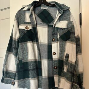 Veveret Green Plaid Shacket
